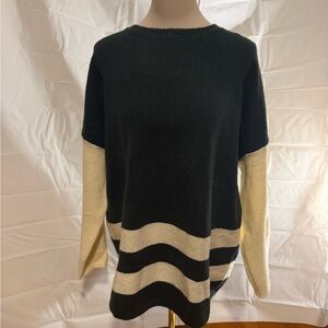 52 seven Green and Cream Crew Neck Sweater with Color Blocked Design